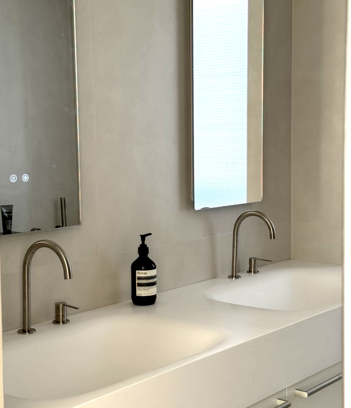 Kent 78.74 in vanity with twin integrated basins